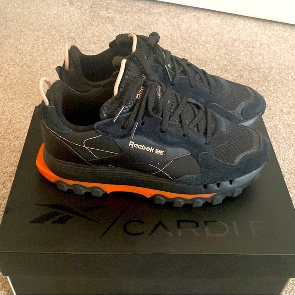 Cardi B Sneakers size 9 👁️NO BOX📌